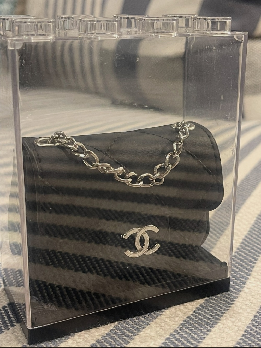 “Fashion” Black Quilted Mini Bag Charm with Silver Chain 🖤🖤🖤